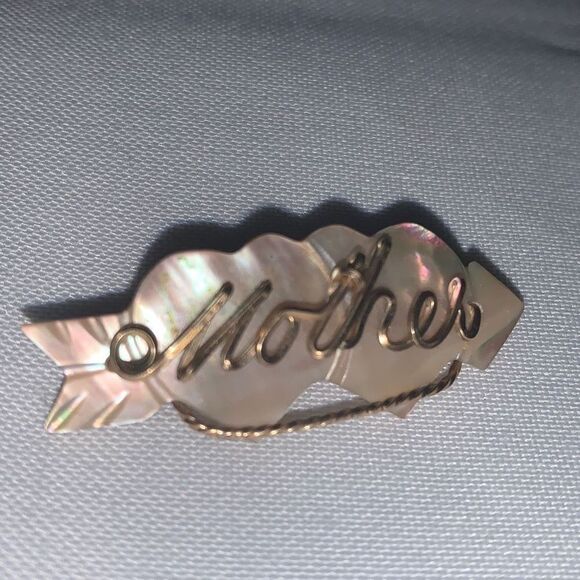 Vintage Mid Century Mother Of Pearl Gold Brooch - Picture 2 of 7